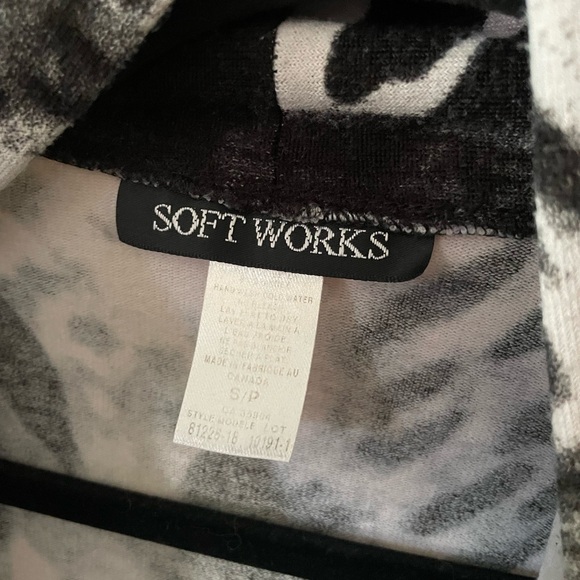 Black and White abstract print open cardigan Soft Works size small - Picture 2 of 5